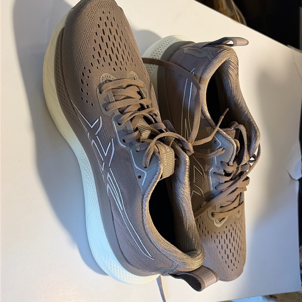 Mens Asics Glideride Max  Taupe Sneakers FF Blast Max  size 10